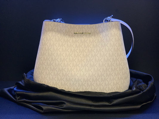 Michael Kors Bucket Bag